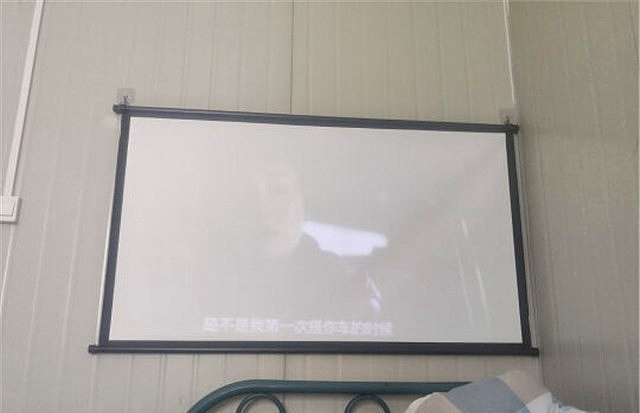 王一博代言的投影仪,王一博同款微麦投影仪