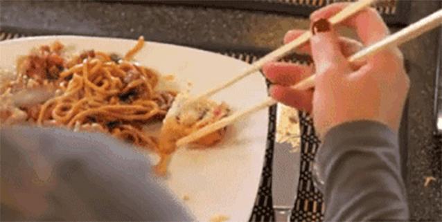 过年家里筷子该换了！日本樱花合金筷，高分子材料200℃耐高温