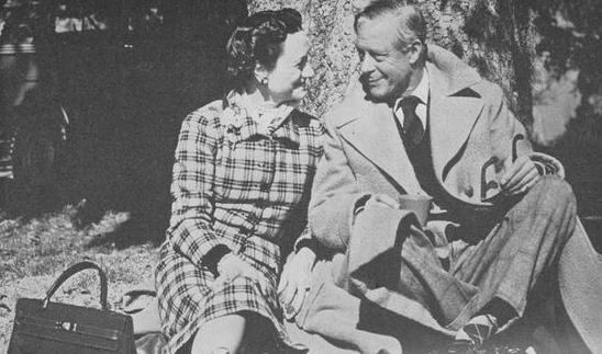 辛普森夫人现状,辛普森首任妻子