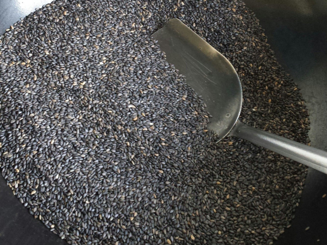 家庭自制黑芝麻糊的简单做法,家庭自制黑芝麻糊做法视频