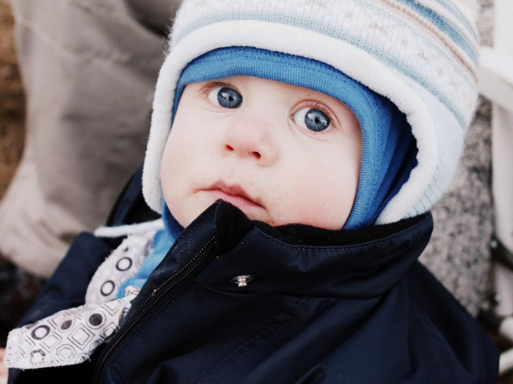 孩子的眼睛不明亮,儿童眼睛眨眼频繁说不眨有泪