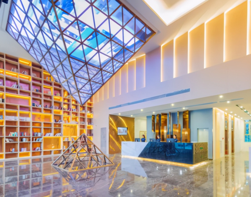 潮漫酒店和维也纳酒店哪个好,潮漫酒店沐足佛山瓷海国际店