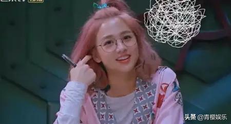 发言拉踩运动员，粉丝劝诫又被拉黑，31岁鬼鬼就只会扮可爱吗？