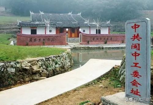 重温红色经典传承革命精神演讲,走进红色课堂传承红色基因广播稿