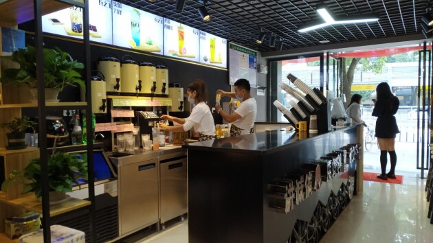 引领新概念茶饮，广州曙馨利兵之王奶茶独特军旅主题定位爆款上线