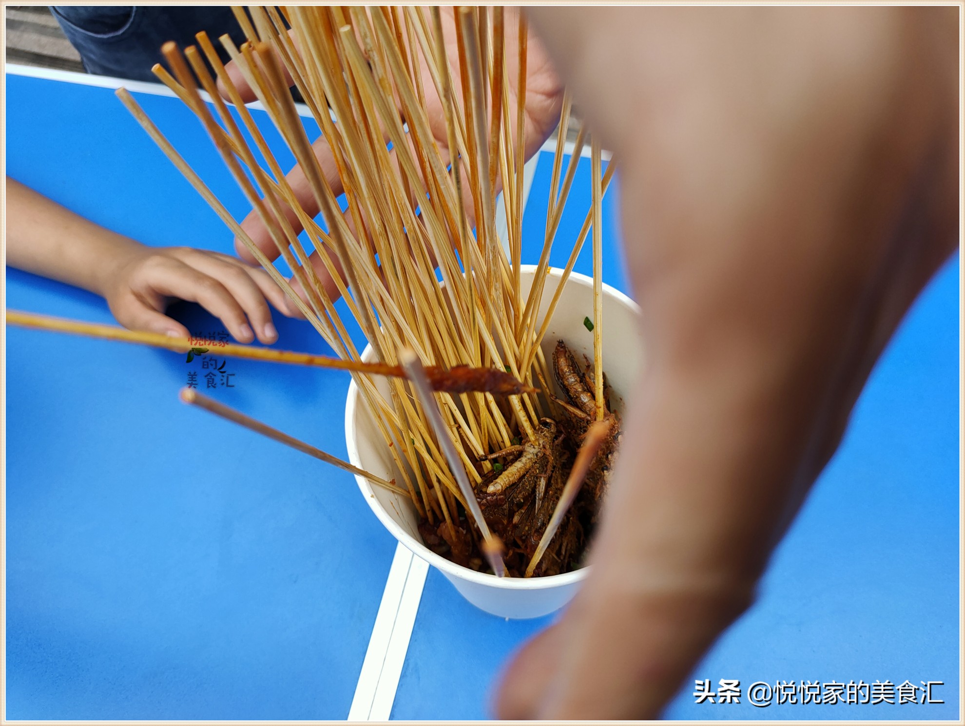 最受年轻人欢迎的小吃摊推荐,最火的十种地摊小吃