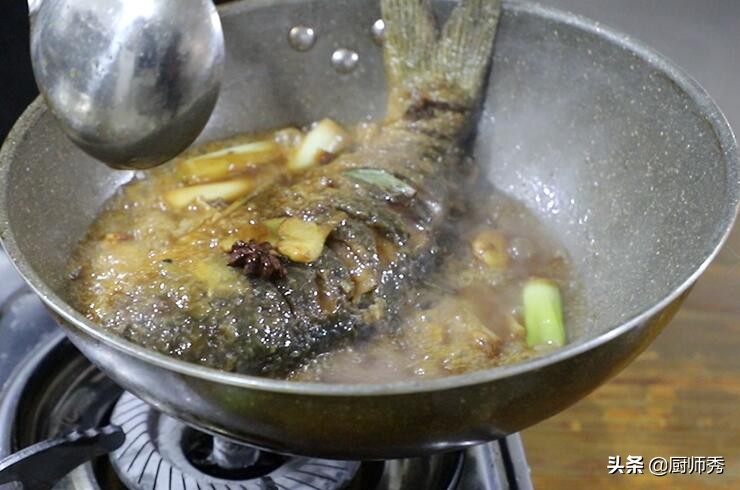 家常红烧鱼需要开盖烧吗,家常红烧鱼的正确方法和步骤