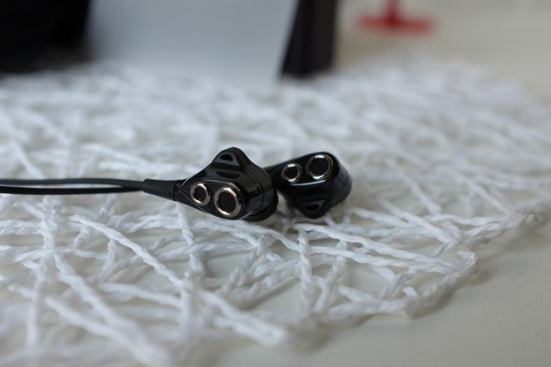 四核双动圈耳机与一般耳机区别,iphone新款头戴式耳机推荐