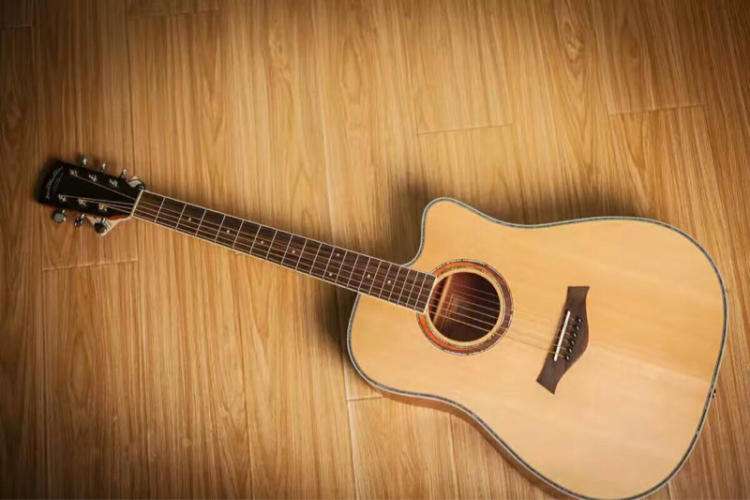 吉他烧火棍哪种最好,初学者买什么吉他不会买到烧火棍