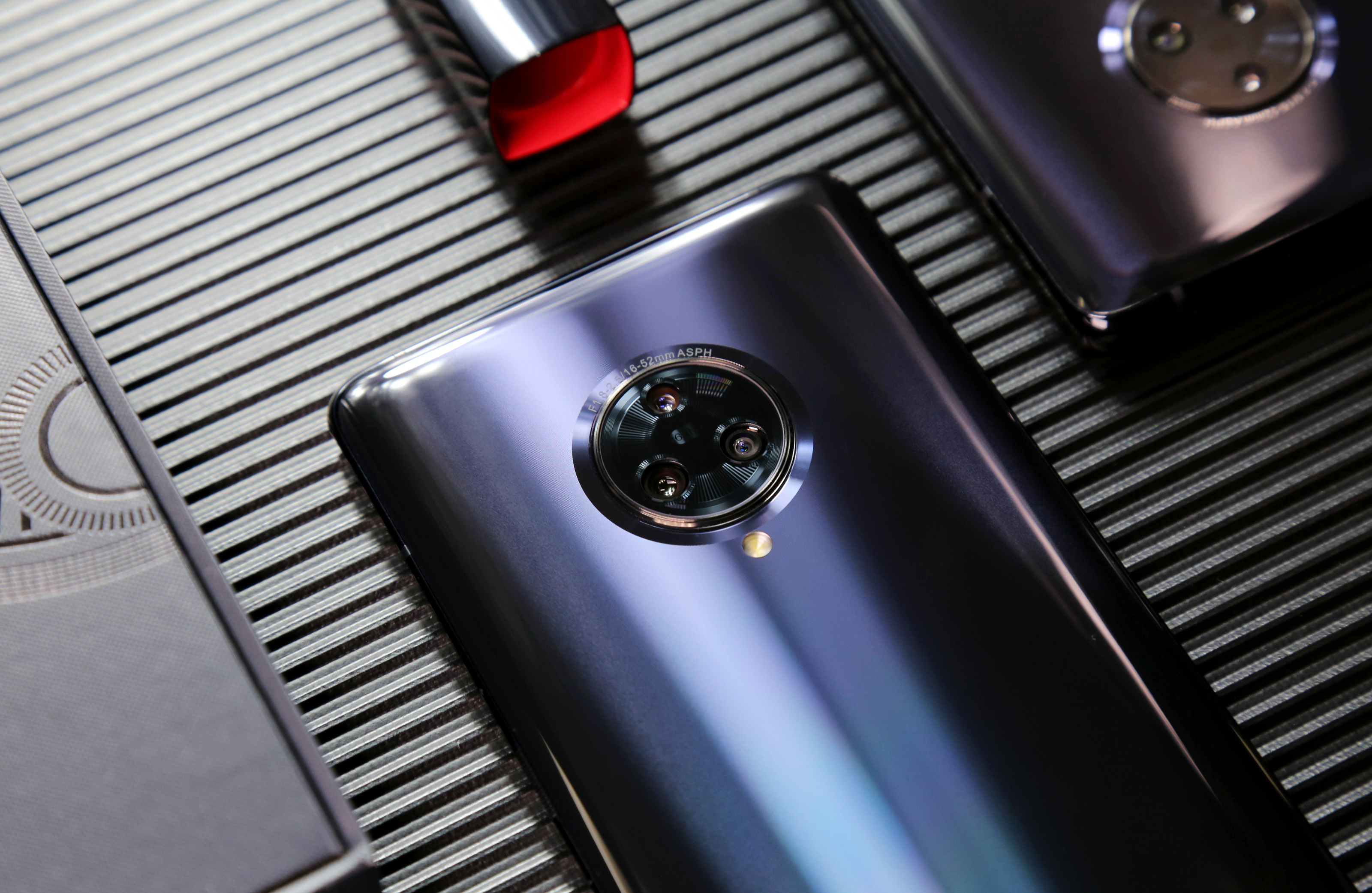 nex3和nex3s外观有什么区别,vivonex3对比华为mate30pro