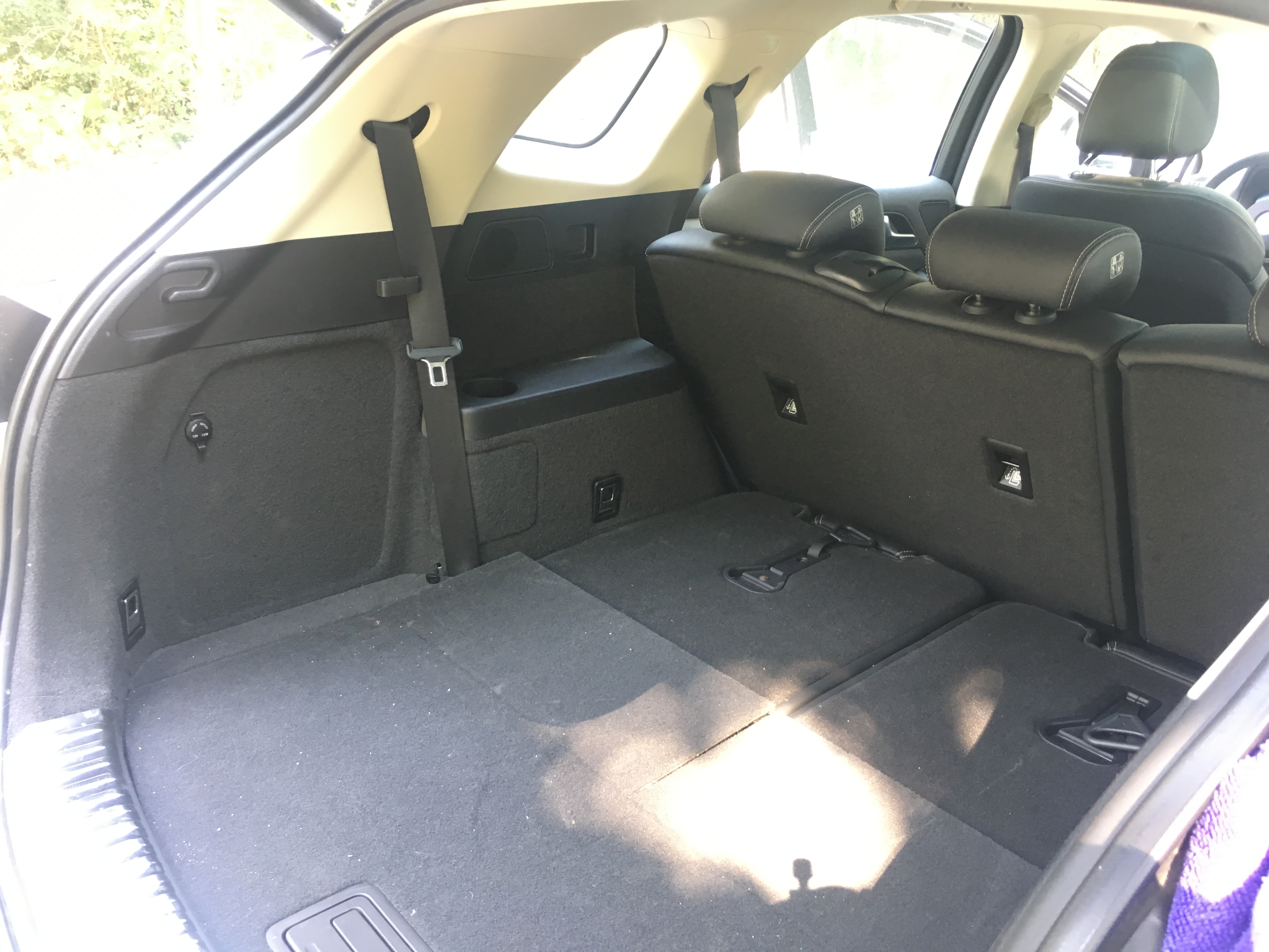 比亚迪唐燃油版和汉兰达,汉兰达对比比亚迪唐燃油