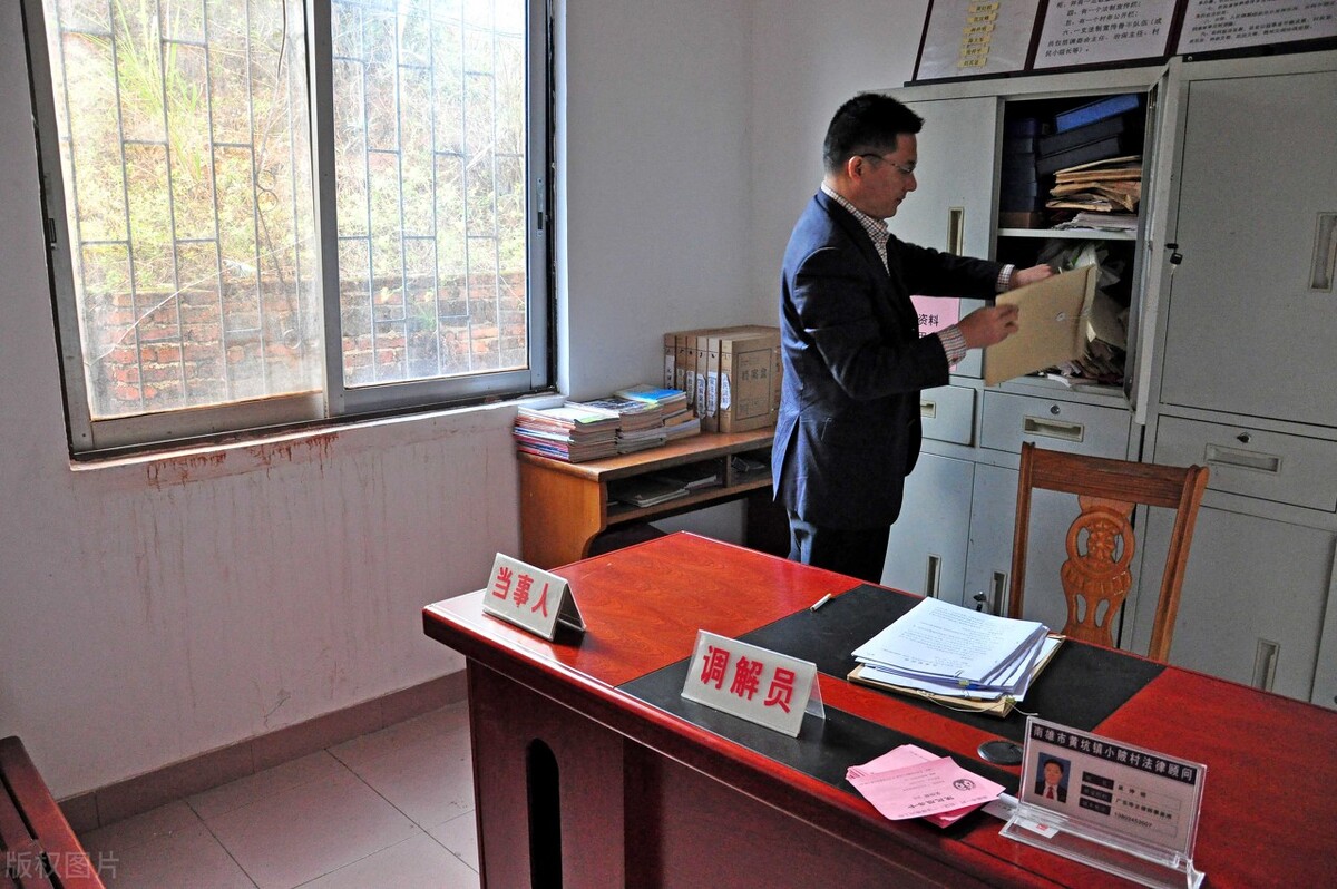 农村遇见不说理的邻居怎么办,农村遇到不说理的邻居怎么处理