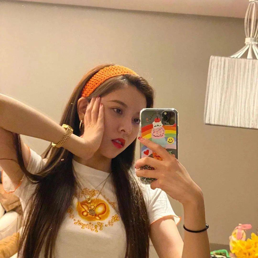 发带带来女神气质,明星戴过的发带