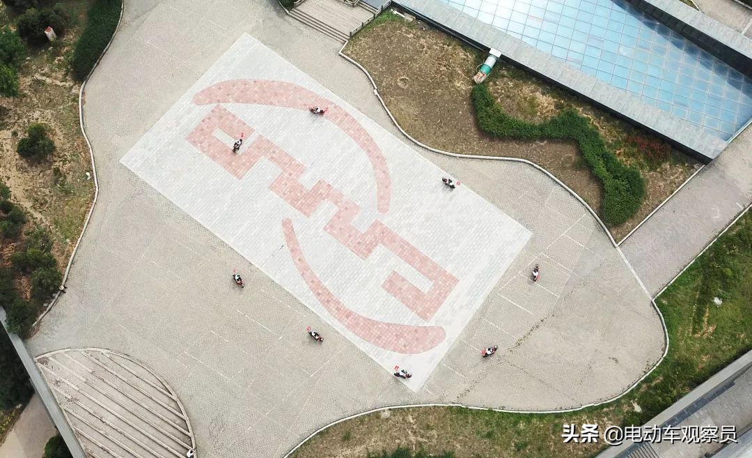 一次充电跑300里路,一次充电续航30万公里