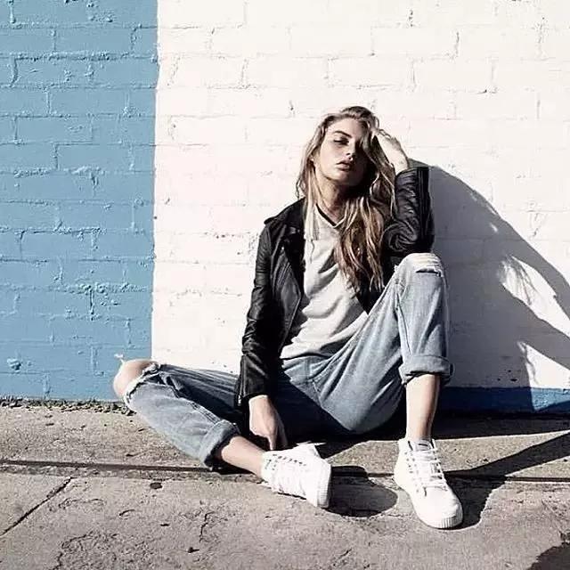 休闲小白鞋匡威vans,年度最火vans小黑鞋这样穿真酷