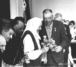 从哥萨克乡村教师到坦克王牌——苏联顶级坦克手拉瓦林科的历程