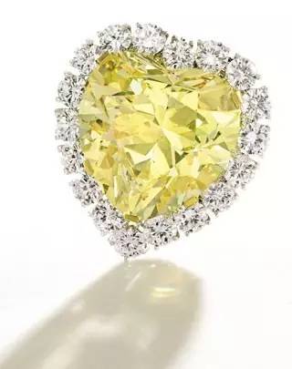 英国历史上最禁断的爱恋：国王退位，只为与她成婚