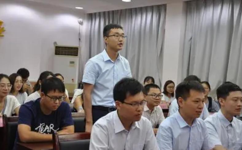 过了30岁之后,才真正知道“选调生”的好处,应届生莫要错失良机