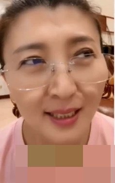 歌手闫学晶照片,45岁闫学晶拍戏现场