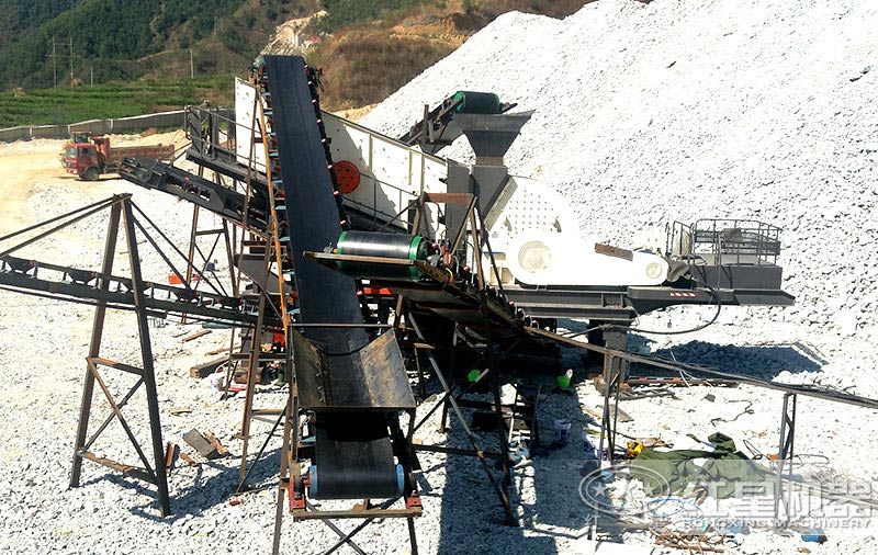 中型石头粉碎机多少钱一台,石头粉碎机一台净重多少吨
