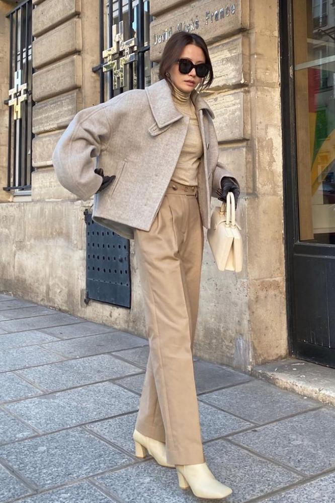 冬季显瘦裤子配靴子,现在还流行打底裤配靴子吗