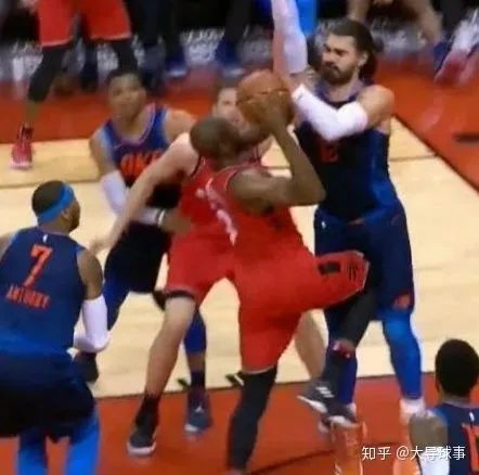 打球踢裆,打球被踢到裆部能赔偿吗