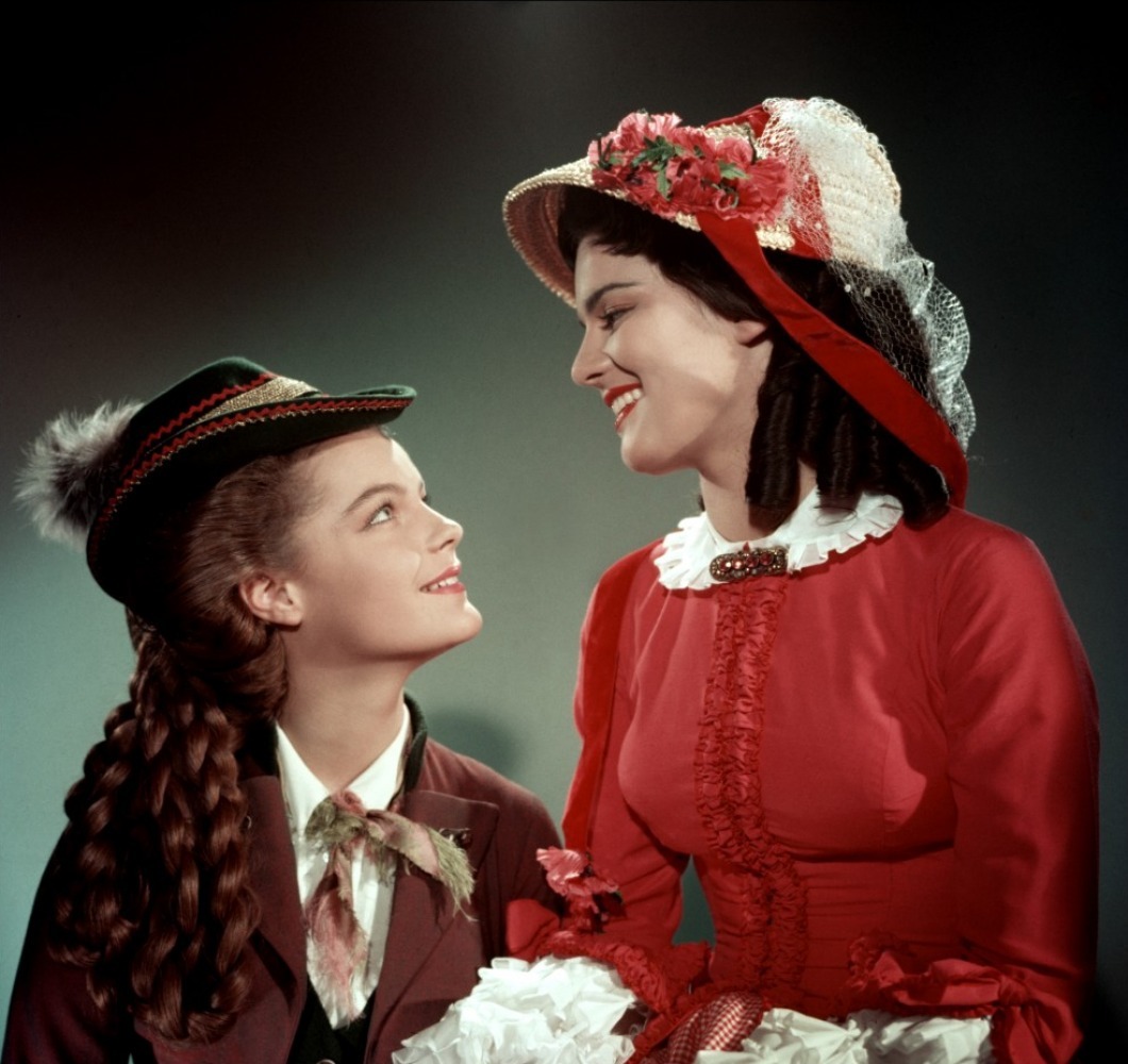 历史上的茜茜公主为什么痴迷美容和瘦身？她能掌控的只有她自己