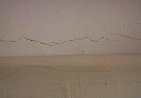 墙面乳胶漆开裂找哪个机构鉴定,乳胶漆墙面开裂能不能直接贴墙布