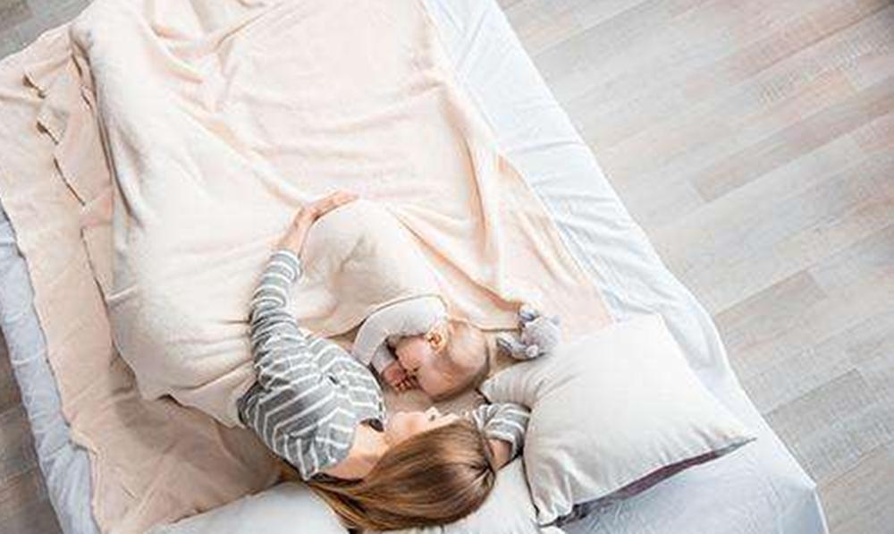 产后月子期间正确睡姿,产后坐月子姿势