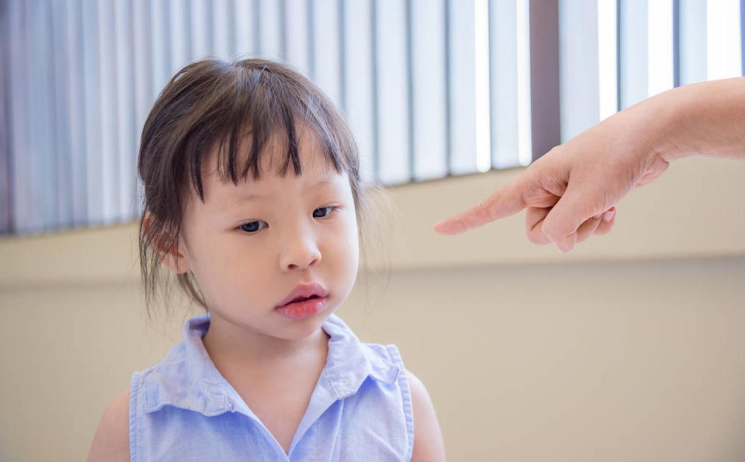 小孩懒惰该怎么管教,怎么帮孩子改掉懒惰拖延的坏习惯