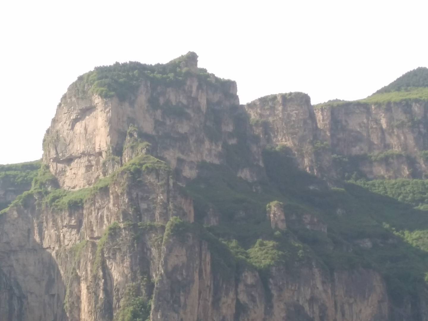 世界上最奇怪的挂壁公路,世界最高挂壁公路