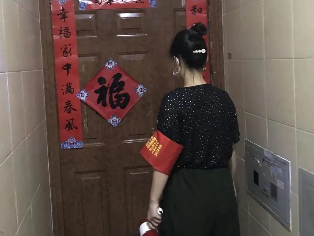 烈日炎炎,他们是东龙社区最美“小红帽”