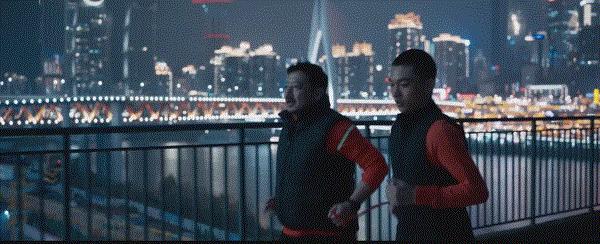 哭晕在影院!没明星没流量的“三无电影”,凭什么封神?