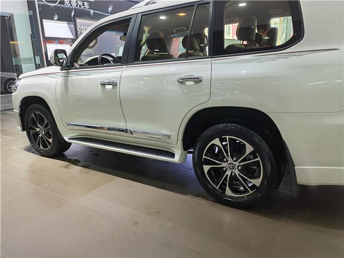 丰田兰德酷路泽4000驾驶感受,酷路泽4000和霸道4000驾驶感受