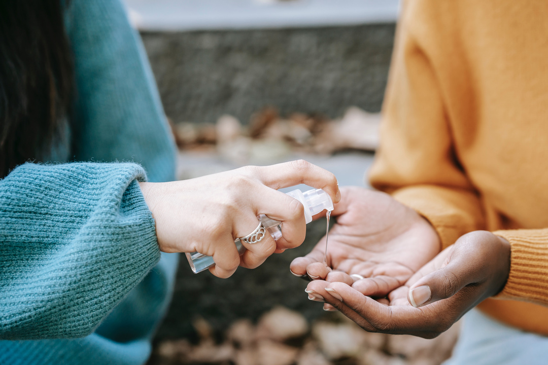 换季护肤搭配什么面霜,护肤品中的面部精油油皮需要用吗