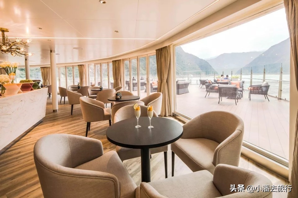 长江游轮“巨无霸”世纪荣耀号，原来它的吨位不是长江之最