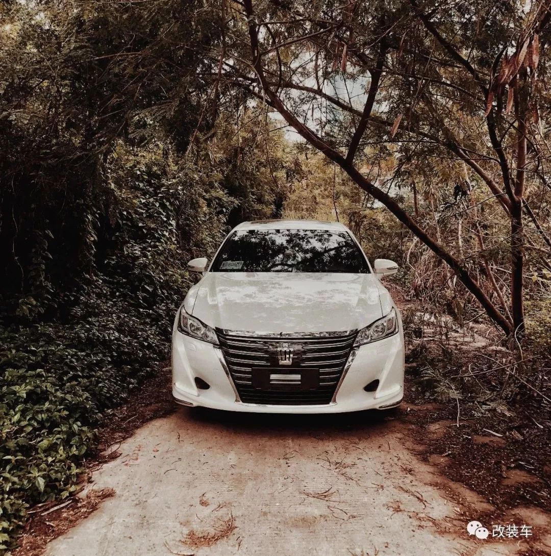 14代丰田皇冠改色,14代丰田皇冠颜值如何