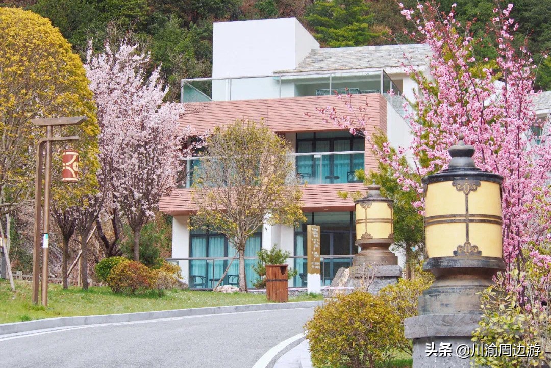 古尔沟华美温泉川西小瑞士,川西小瑞士四姑娘山美景如画