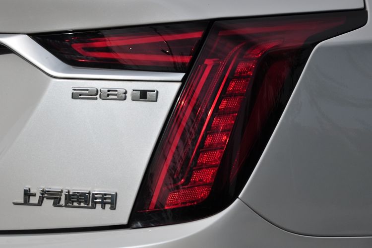 试驾凯迪拉克ct6入门车型,胖哥试驾凯迪拉克ct628t精英