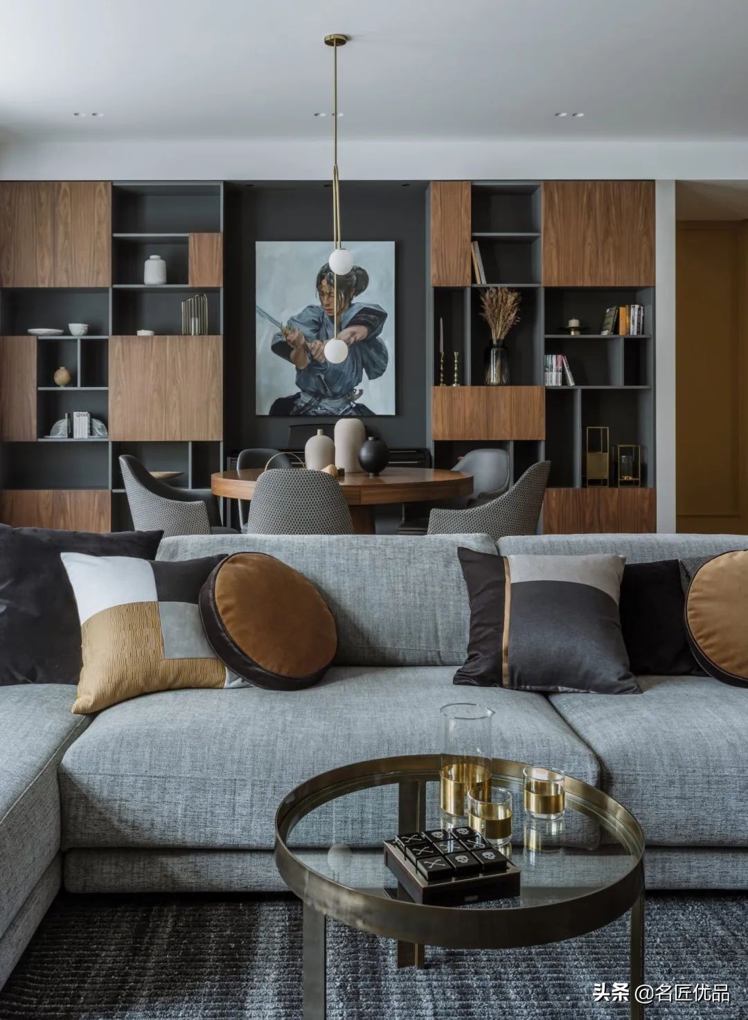 高级灰棕色表现非凡的绅士格调,高级灰棕色成就非凡的高雅格调