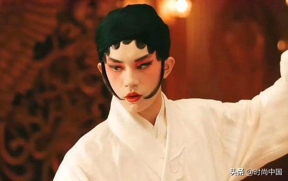 鬓边不是海棠红｜张国荣程蝶衣再现，黄晓明上海滩造型乱入