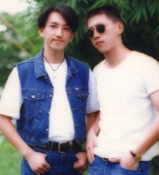 专辑张张大卖，事业一路高歌，这是我们忘掉他风流史的理由？