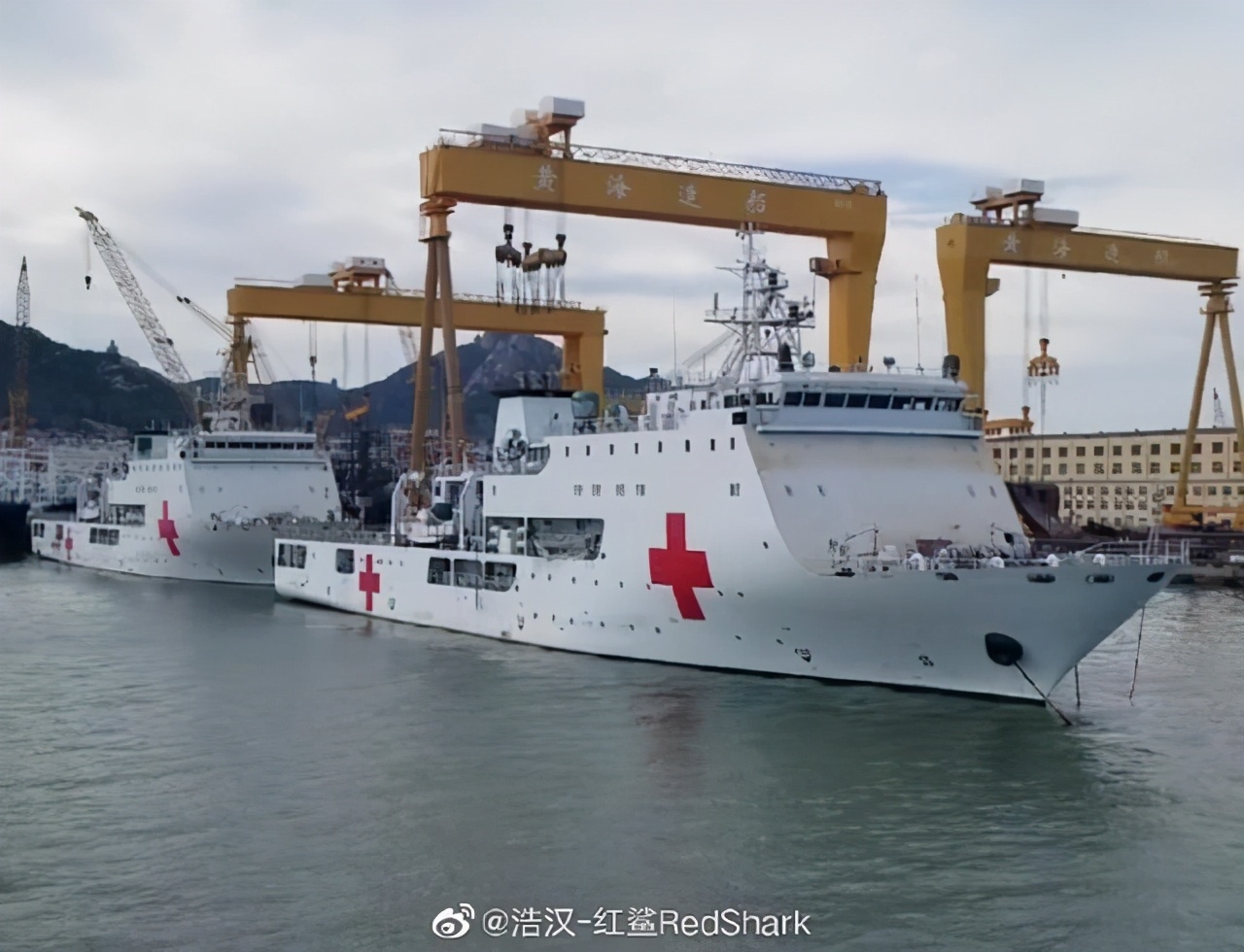 海军新型医疗船在南沙巡诊,南沙海军专用船