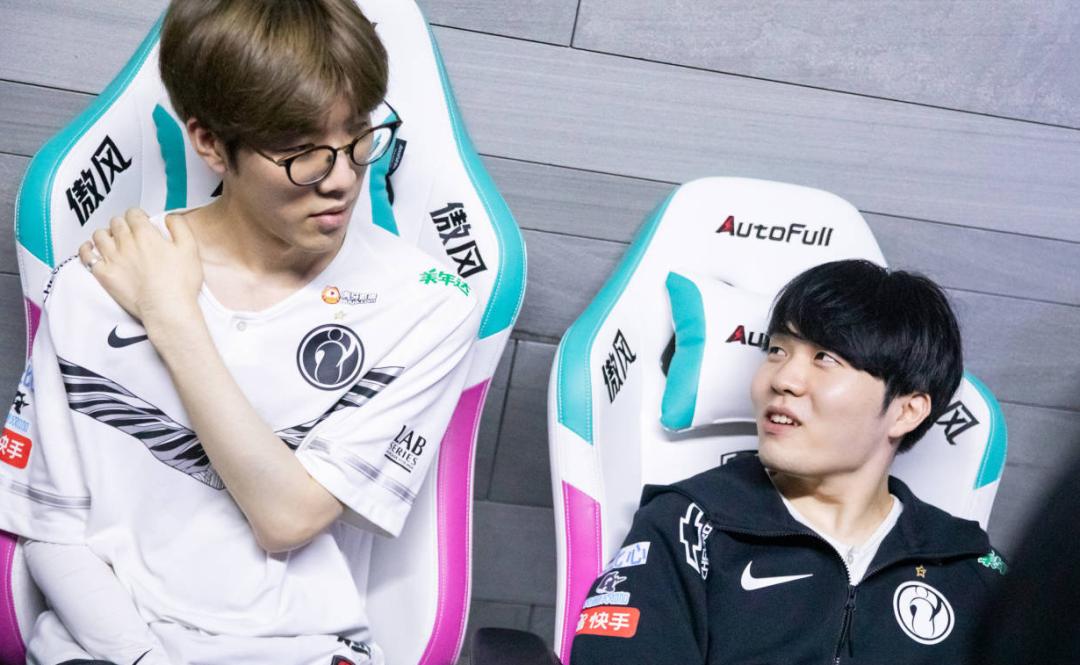 theshy比赛结束去找rookie,theshy谈复出