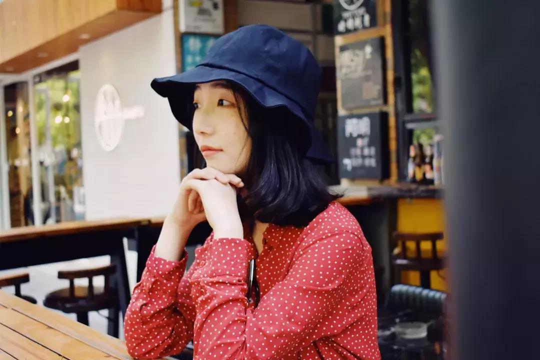 极简衣橱基础内搭,如何打造十年不过时的衣橱搭配