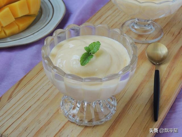 自制饮品芒果冰沙,芒果酸奶冰沙最好吃