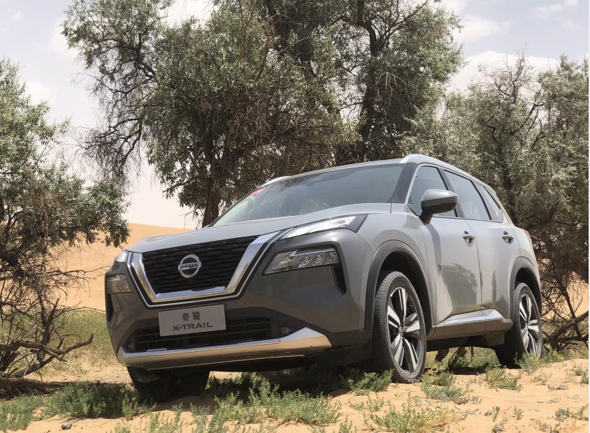 日产奇骏2017款2.5lcvt领先版4wd,奇骏三缸200亿是真的吗