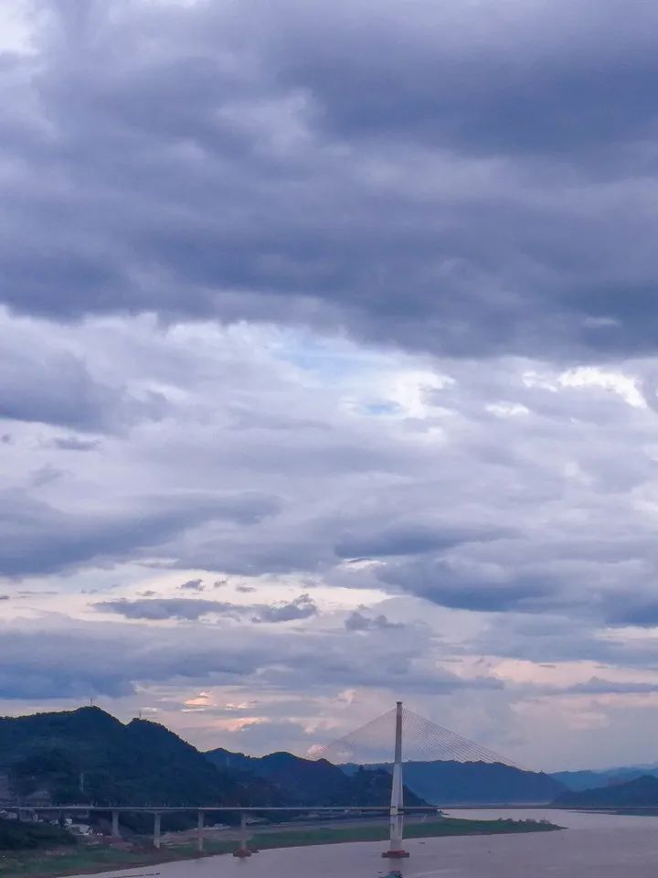 这就是长江,一年四季的长江