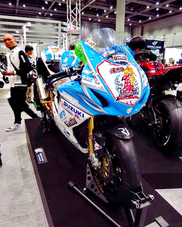 日企四缸600跑车的小灶J-GP2(4):惟墙内香的Suzuki