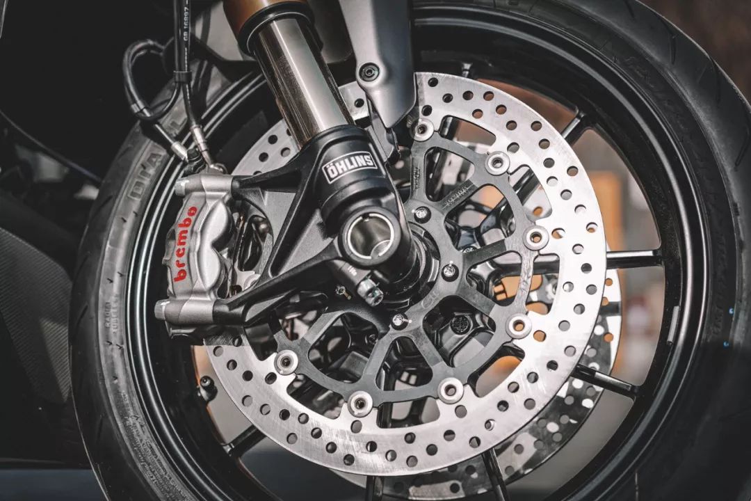 2022款杜卡迪1260s试驾,杜卡迪1260s是复古还是街车